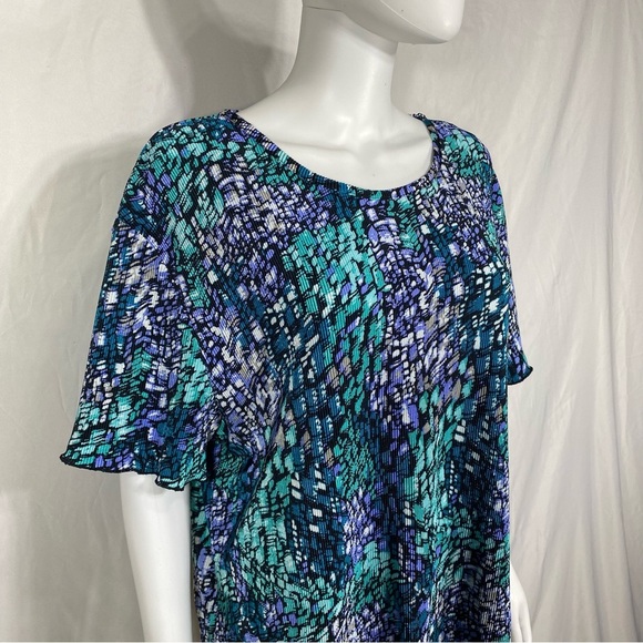 Blouseworks by Venture III Green Lavender Print Design Office Blouse - Picture 2 of 7